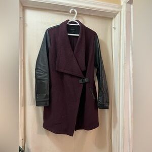 ⚪️Leather and wool blend women’s burgundy and black coat